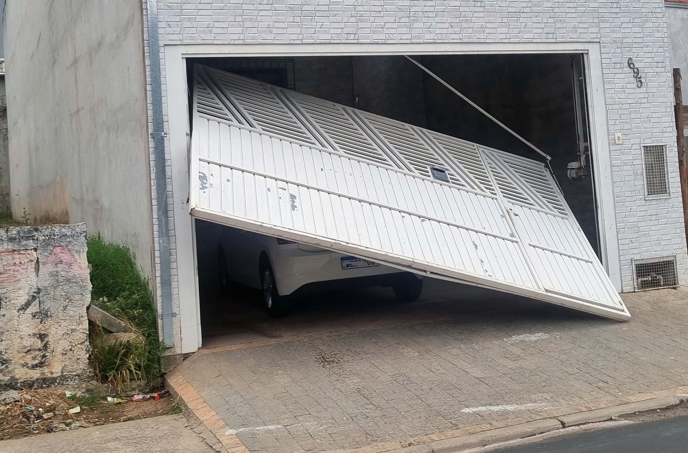 Cabo de aço quebrado